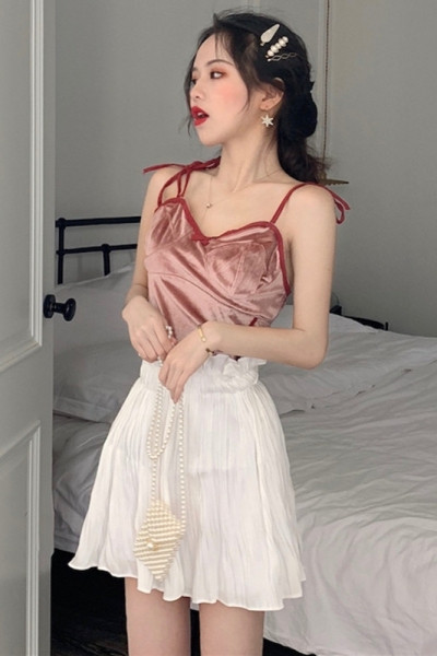 Aksominis moteriškas rožinis apatinis trikotažas su špico iškirpte