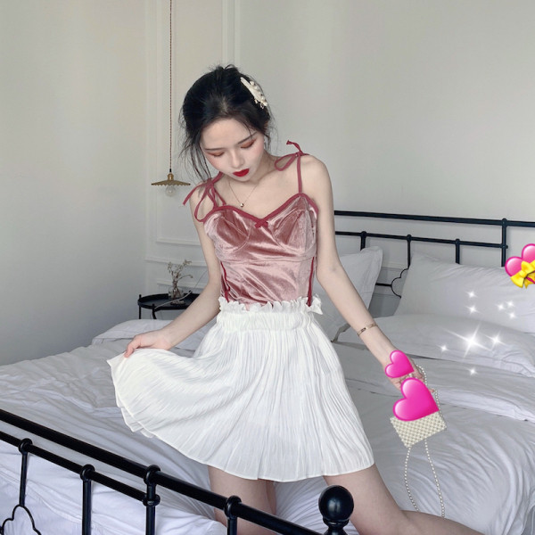 Aksominis moteriškas rožinis apatinis trikotažas su špico iškirpte