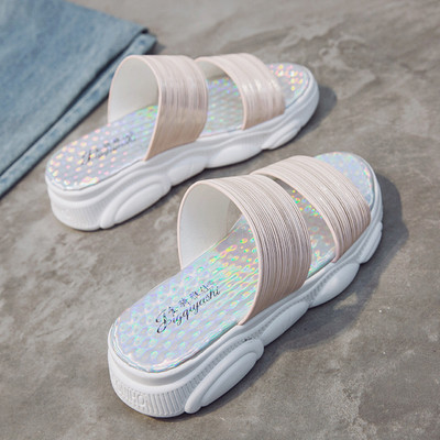 Női alkalmi papucs gumitalppal és bőr pántokkal