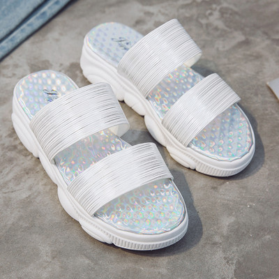 Női alkalmi papucs gumitalppal és bőr pántokkal