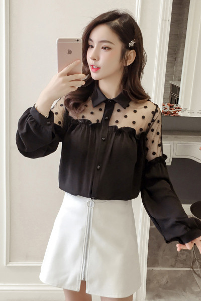 Naiste vabaaja täpiline särk klassikalise krae ja nööpidega