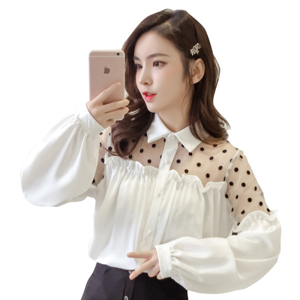 Naiste vabaaja täpiline särk klassikalise krae ja nööpidega