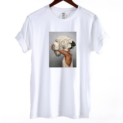 Ikdienas sieviešu t-krekls ar aplikāciju un ovālu kakla izgriezumu