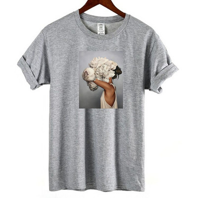 Ikdienas sieviešu t-krekls ar aplikāciju un ovālu kakla izgriezumu