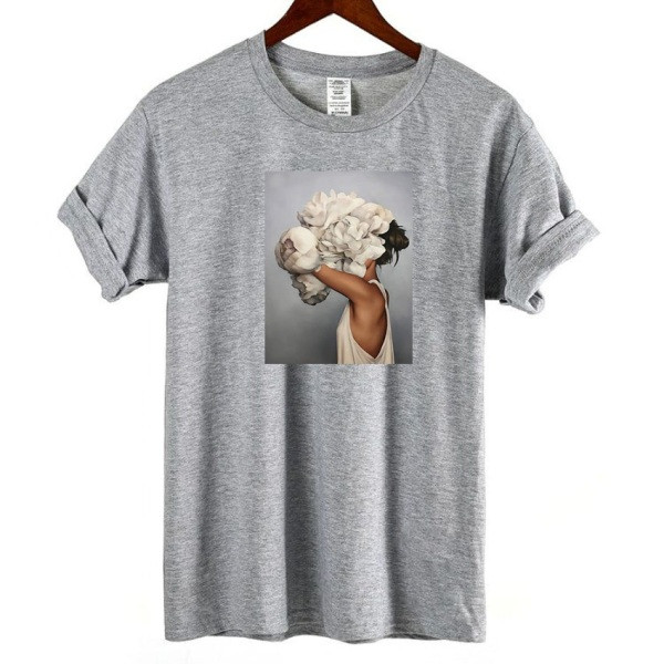 Ikdienas sieviešu t-krekls ar aplikāciju un ovālu kakla izgriezumu