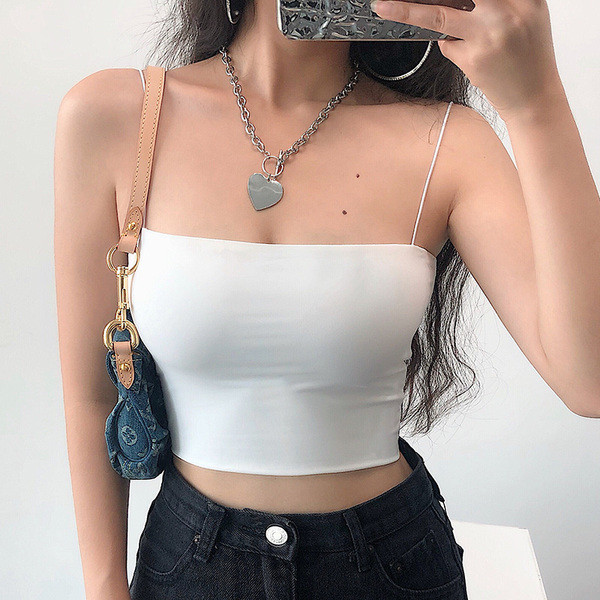 Aktuális rövid női felső vékony pántokkal