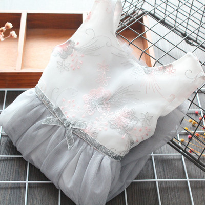 Jauna modeļa bērnu kleita ar izšuvumu un tillu meitenēm