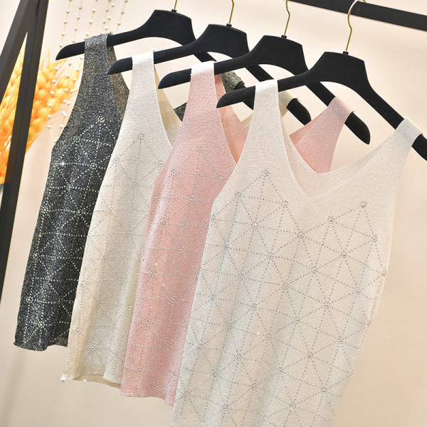 Maieu modern de damă realizat din tricotat subțire cu pietre