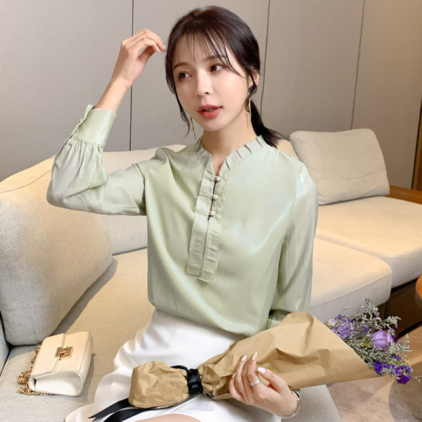 Cămașă elegantă de damă cu mâneci lungi și nasturi