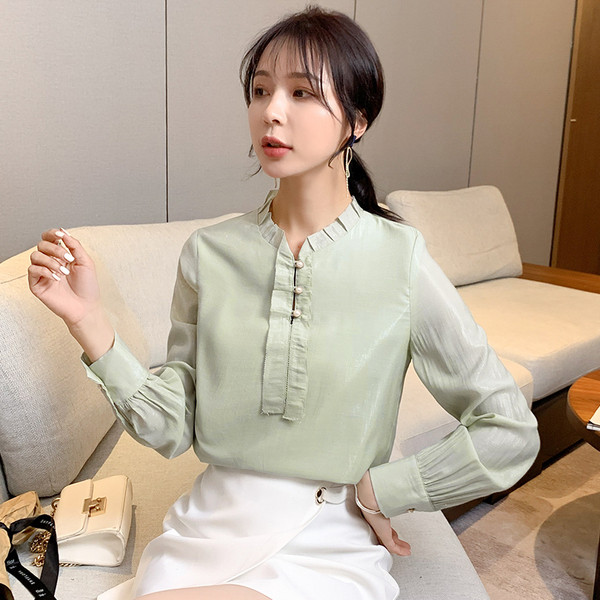 Cămașă elegantă de damă cu mâneci lungi și nasturi