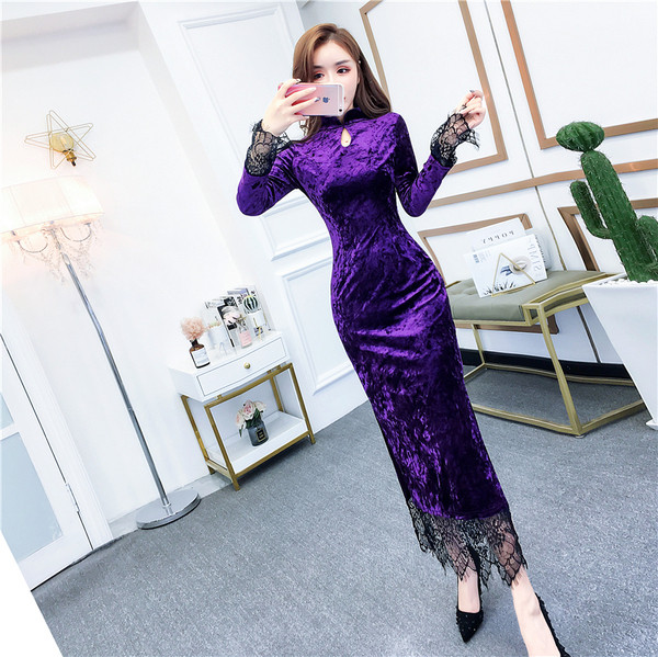 Rochie de dama lunga din catifea cu dantela si maneci lungi