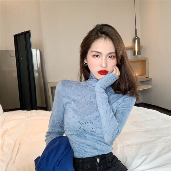 Bluză de damă, lejer, mulat, cu guler înalt