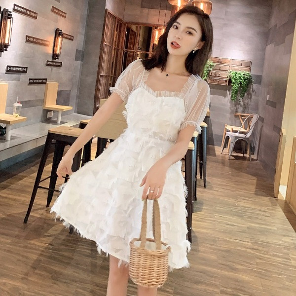 Rochie moderna de dama cu maneci scurte si ciucuri