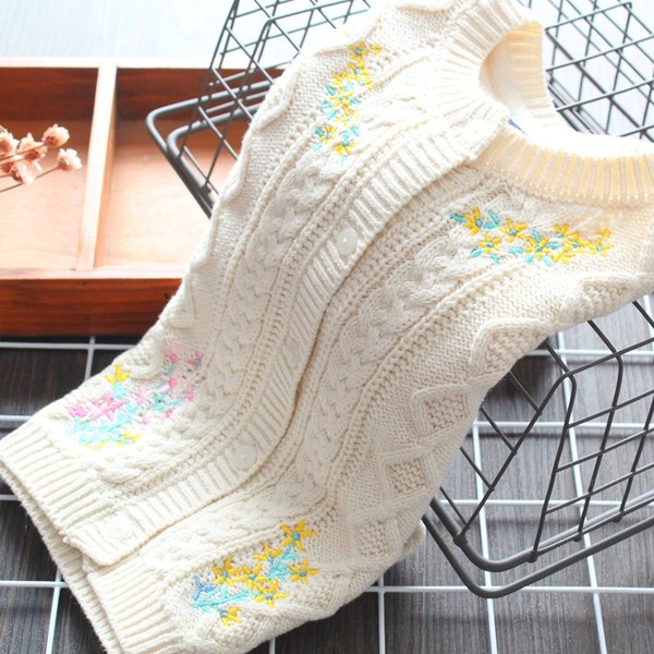 Mūsdienīga bērnu veste ar ovālu kakla izgriezumu un izšuvumu meitenēm