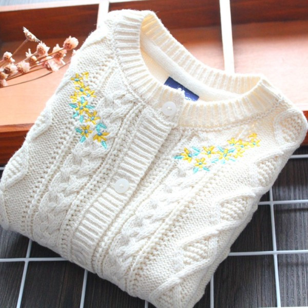 Mūsdienīga bērnu veste ar ovālu kakla izgriezumu un izšuvumu meitenēm