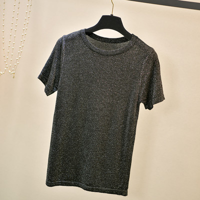 Stilingi moteriški marškinėliai su ovalia iškirpte ir blizgiu efektu