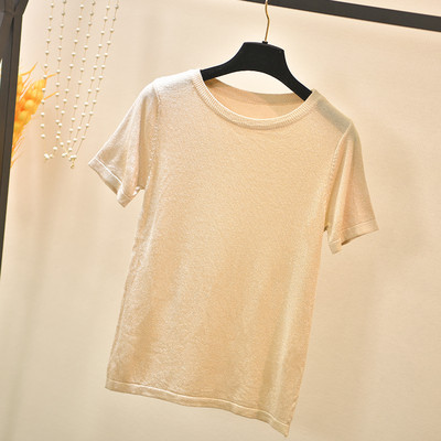 Stilingi moteriški marškinėliai su ovalia iškirpte ir blizgiu efektu