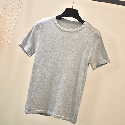 Stilingi moteriški marškinėliai su ovalia iškirpte ir blizgiu efektu