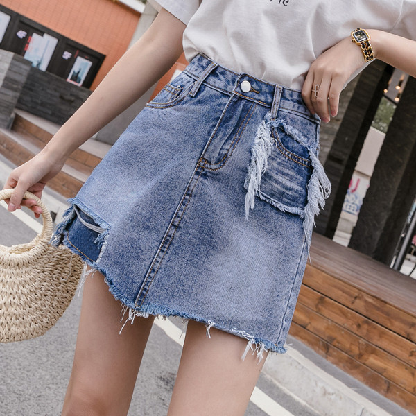 Fusta de dama scurta casual din denim cu motiv rupt si talie inalta