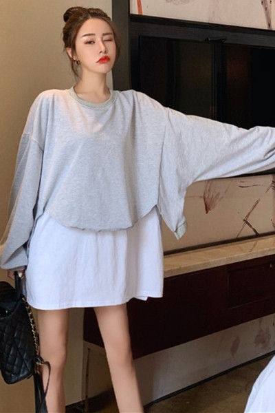 Hosszú női blúz ovális nyakkivágással - széles modell