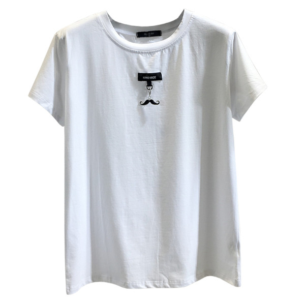 Tricou casual dama cu decolteu oval si pandantiv metalic