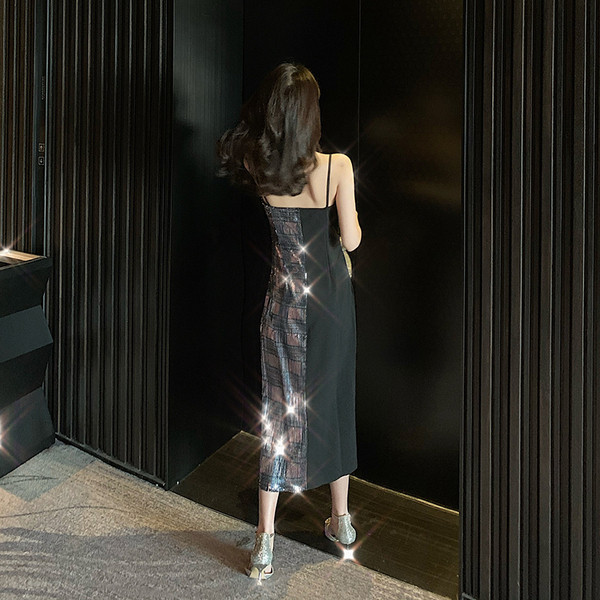 Sieviešu gara kleita ar šķēlumu un plānām lencītēm