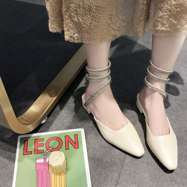 Jauns sieviešu čību modelis no eko zamšādas un siksniņa ar akmeņiem