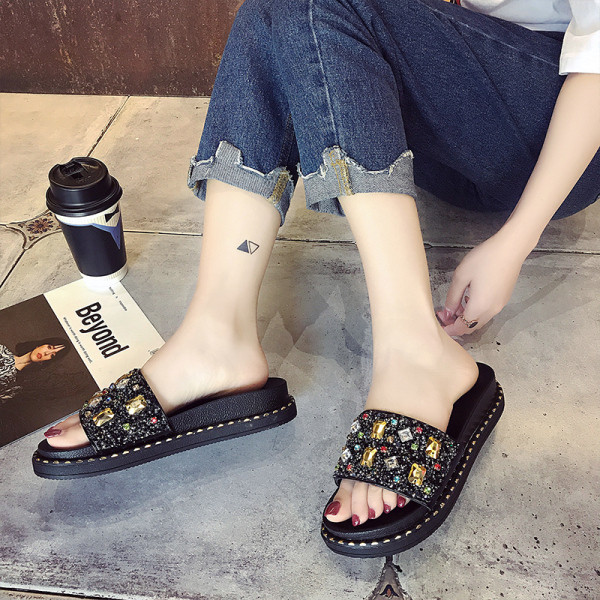 Papuci moderni de dama cu talpa plate si pietre colorate