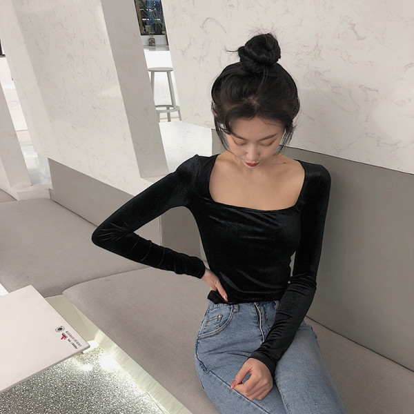 Samta sieviešu blūze ar kvadrātveida kakla izgriezumu