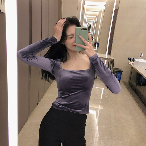 Samta sieviešu blūze ar kvadrātveida kakla izgriezumu