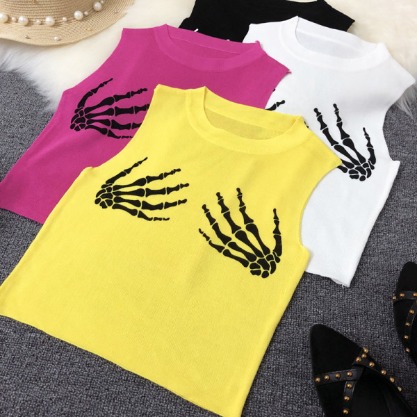 Maieu scurt de damă cu decolteu oval și aplicație