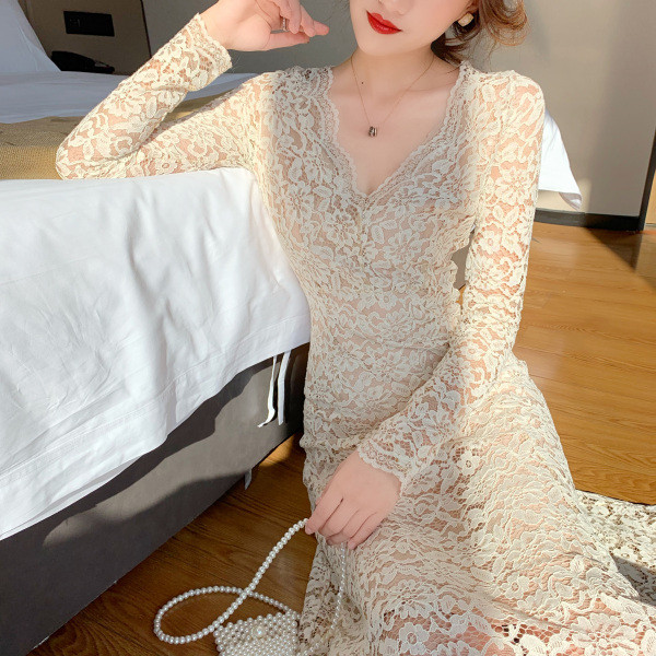 Női csipke ruha spitz nyakkivágással - közepes hosszúságú