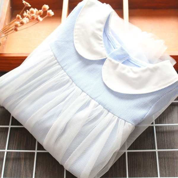 Rochie copii model in dungi cu decolteu oval si tul pentru fete