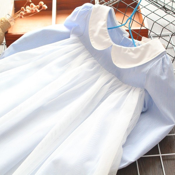 Rochie copii model in dungi cu decolteu oval si tul pentru fete