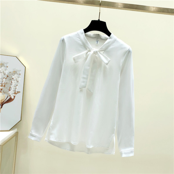 Cămașă albă elegantă, cu mâneci lungi și guler cu panglică