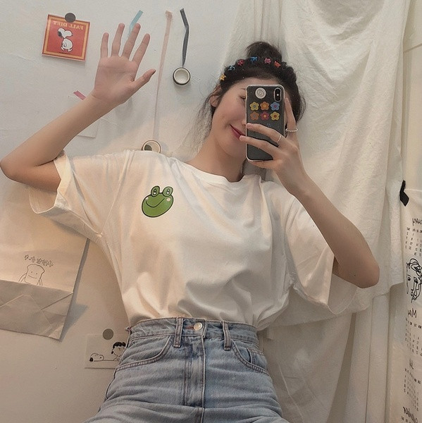 Széles női póló nyúl, béka és malac mintával