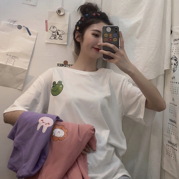 Széles női póló nyúl, béka és malac mintával