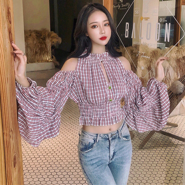 Īss rūtains sieviešu krekls ar izgriezumiem un platām piedurknēm