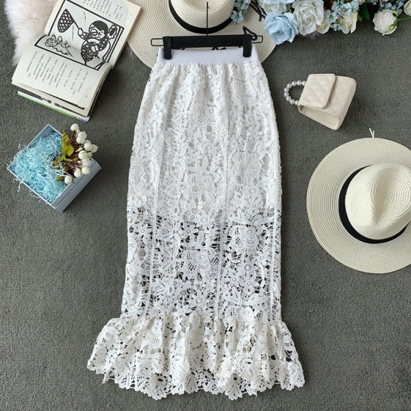 Stilīgs mežģīņu sieviešu svārku modelis ar augstu vidukli