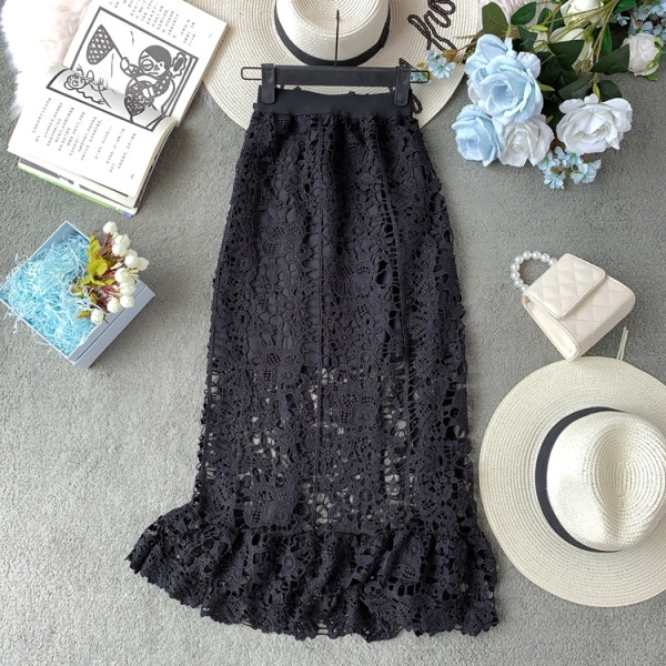 Stilīgs mežģīņu sieviešu svārku modelis ar augstu vidukli