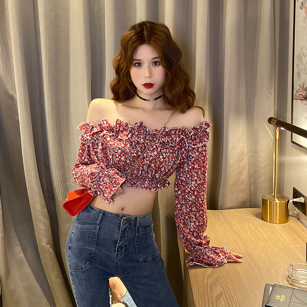 Rövid női blúz ejtett ujjal