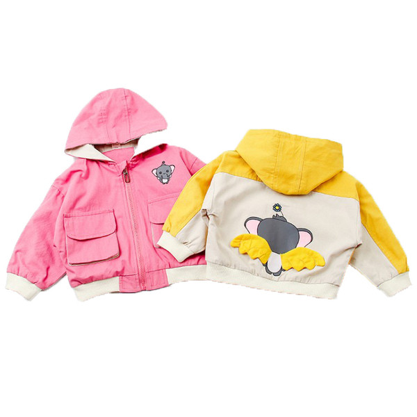 Modern gyerekkabát kapucnival és rátéttel - lányoknak