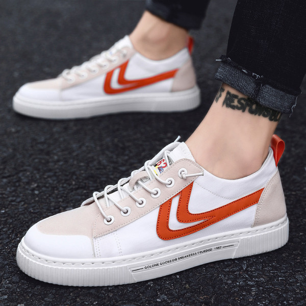 Model nou de adidași din material textil cu șireturi