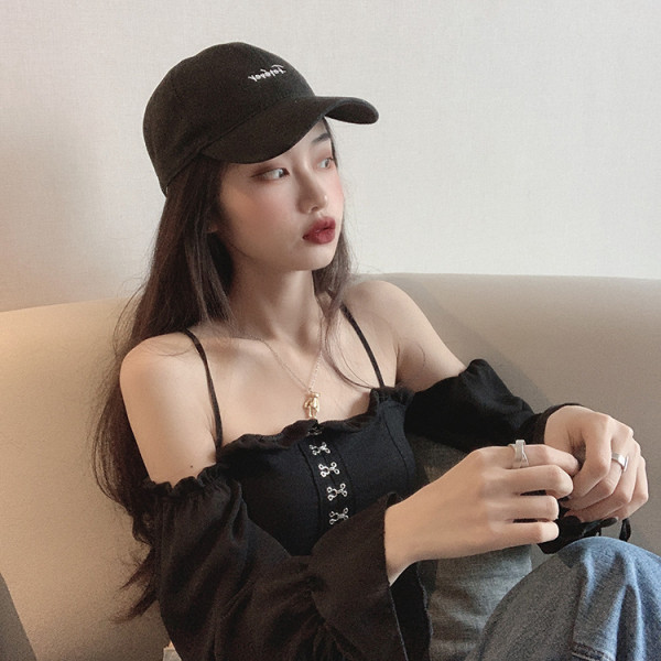 Cămașă neagră de damă cu mâneci căzute și bretele subțiri