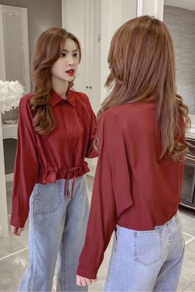 Cămașă modernă de damă cu guler și șireturi clasice