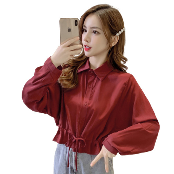 Cămașă modernă de damă cu guler și șireturi clasice