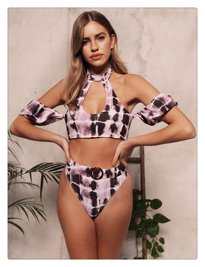 Costum de baie actual din două piese cu umerii goi și curea