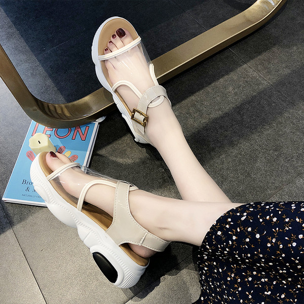 Mittestandardse tallaga vabaaja naiste sandaalid