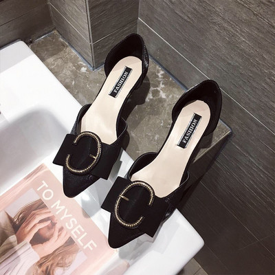 Mūsdienīgi sieviešu apavi no eko zamšādas un metāla sprādzes