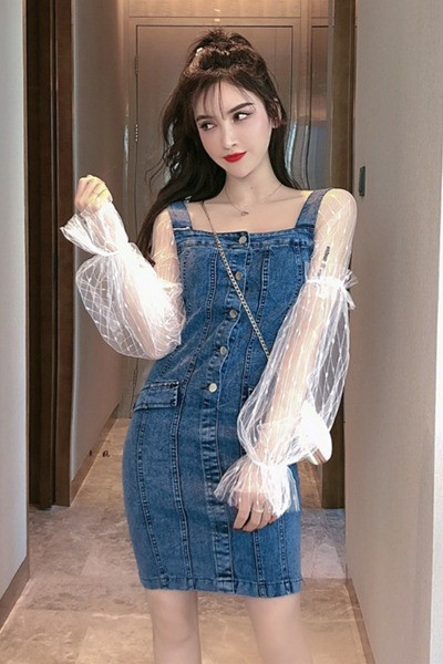 Moderna džinsa kleita ar mežģīņu piedurknēm